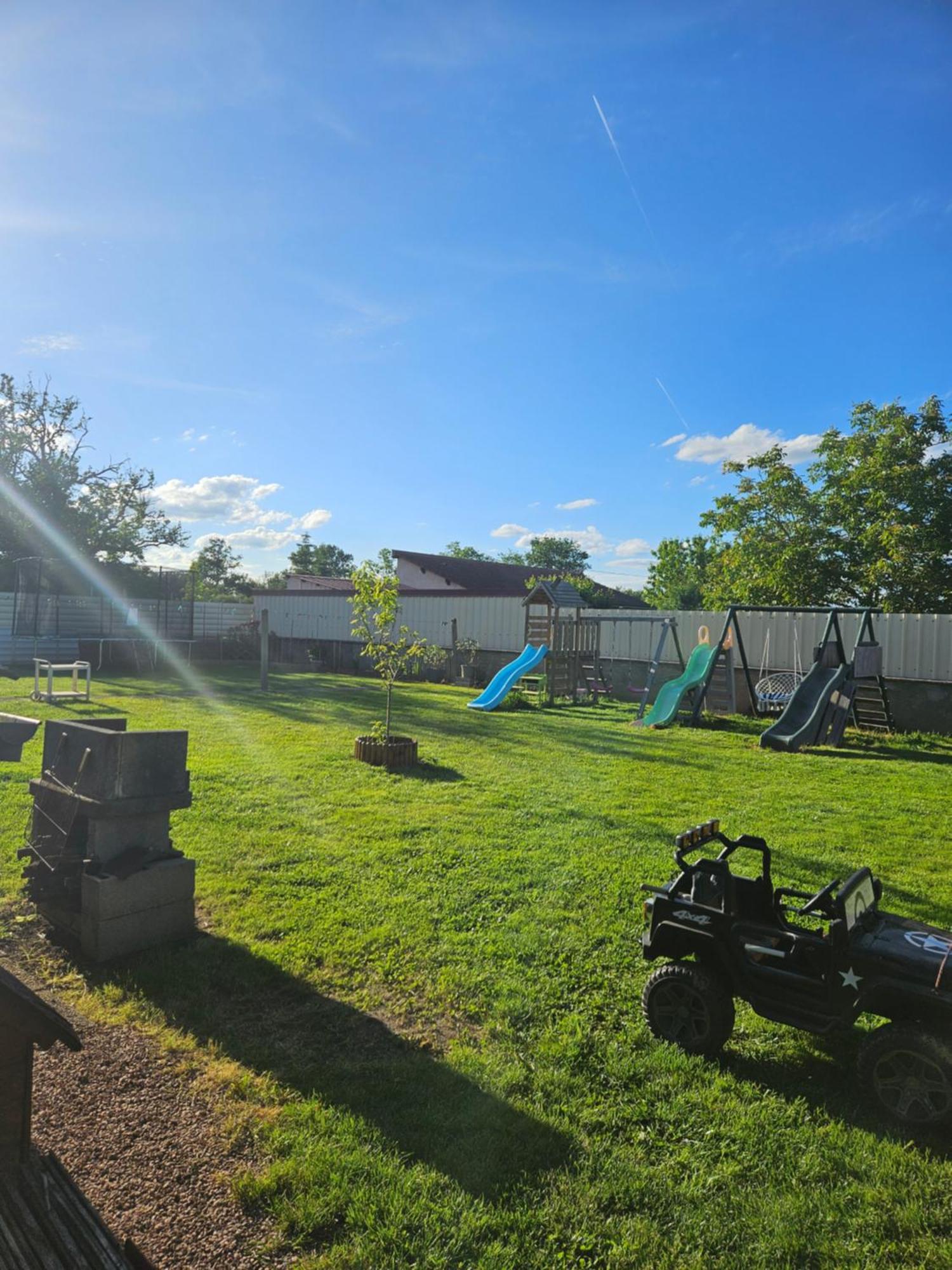 La Meute Apartamento Mars-sur-Allier Exterior foto